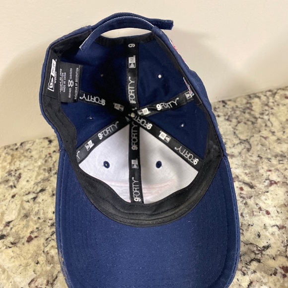 New England Patriots NFL Hat New Era Breast Cancer Awareness Ribbon Adjustable - Picture 2 of 4